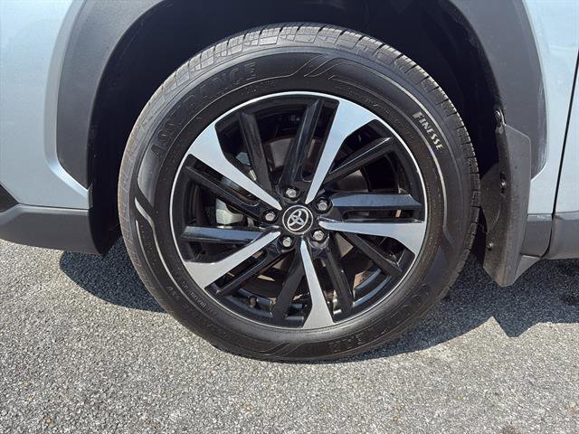 Used 2024 Toyota Corolla Cross AWD Hybrid w/ Convenience Package image 9