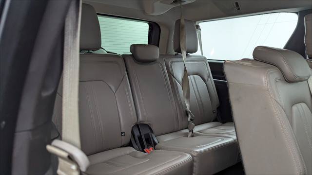 Used 2019 Ford Expedition Max Limited RWD image 19