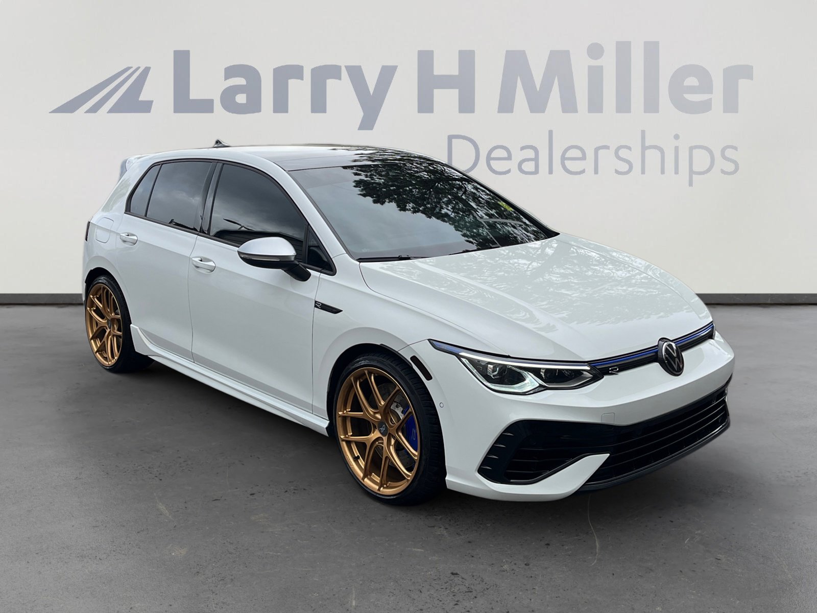 Used 2024 Volkswagen Golf R image 7