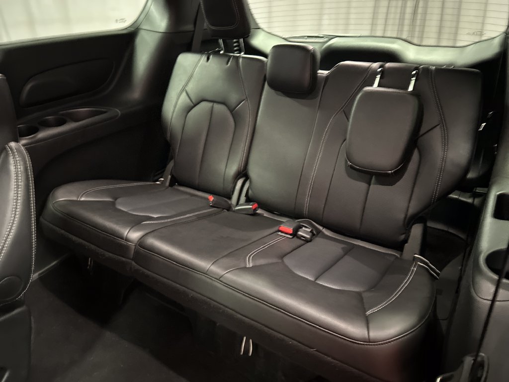 Used 2026 Chrysler Pacifica Select w/ S Appearance Package FWD image 24