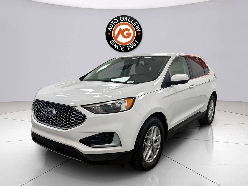 Used 2023 Ford Edge SEL image 3