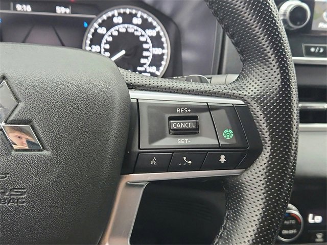 Used 2024 Mitsubishi Outlander SE image 21