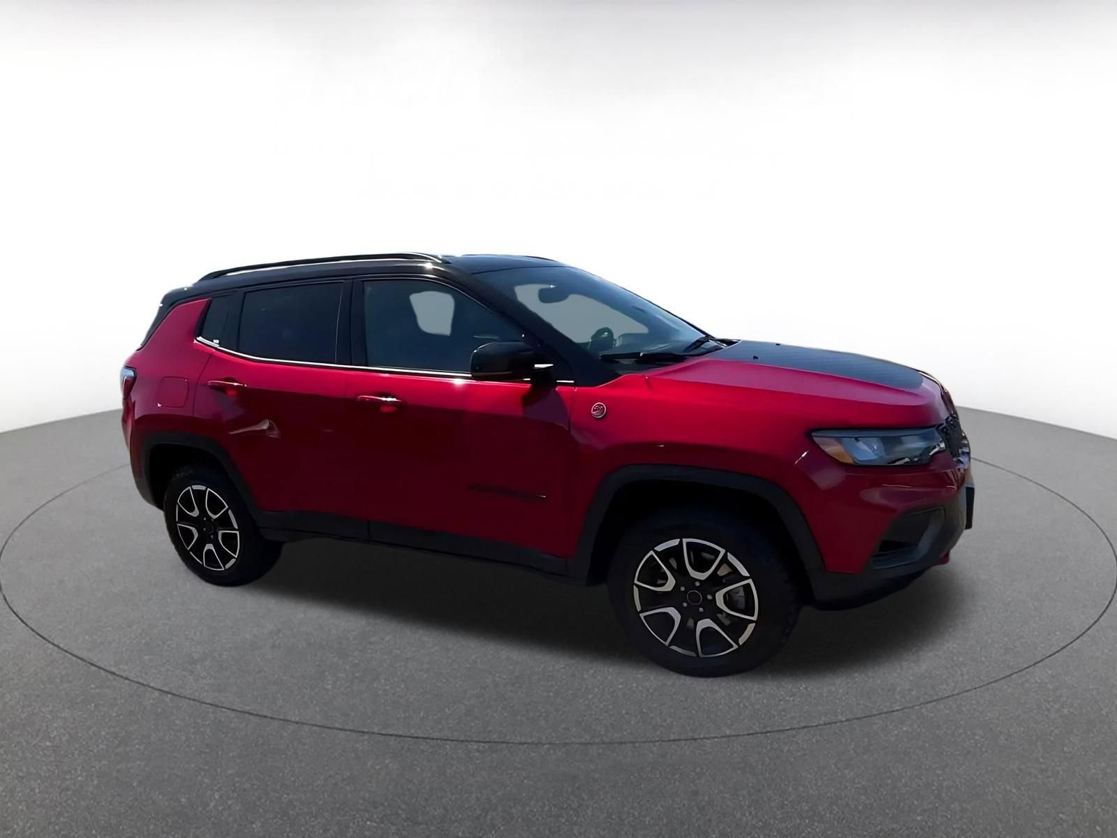 Used 2025 Jeep Compass Trailhawk video 2