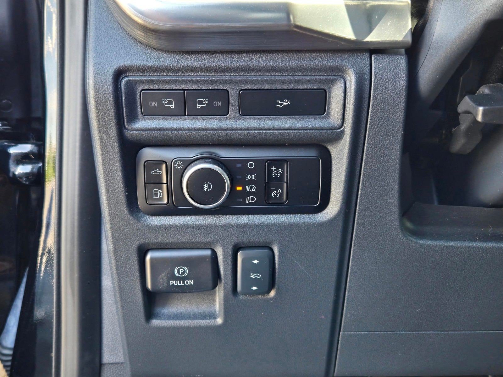 Used 2023 Ford F150 Lariat w/ Trailer Tow Package AWD/4WD image 18