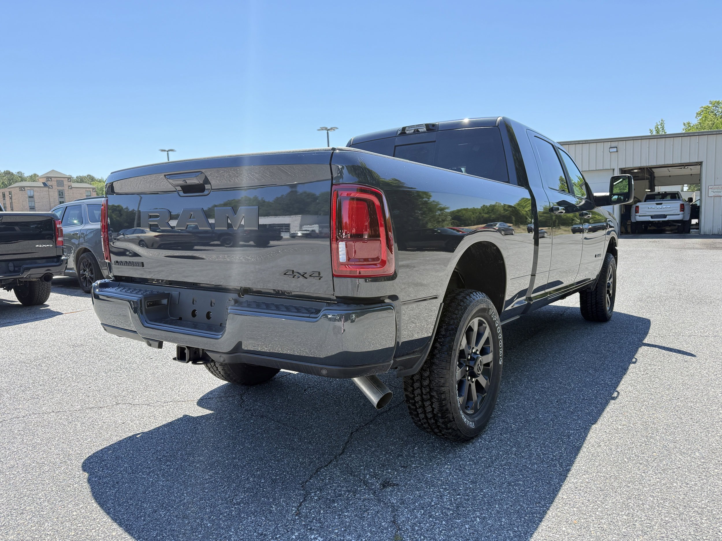 New 2026 RAM 2500 Laramie w/ Night Edition AWD/4WD image 8