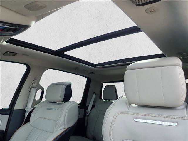 Used 2025 RAM 1500 Tungsten AWD/4WD image 12