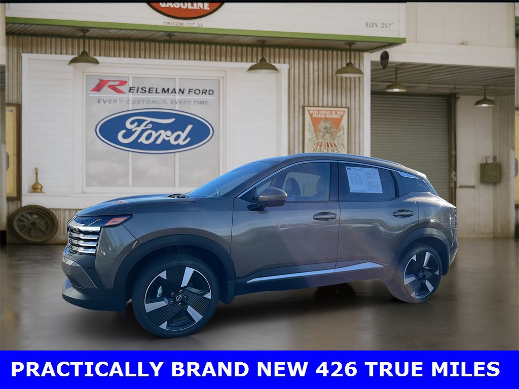Used 2025 Nissan Kicks SR image 2