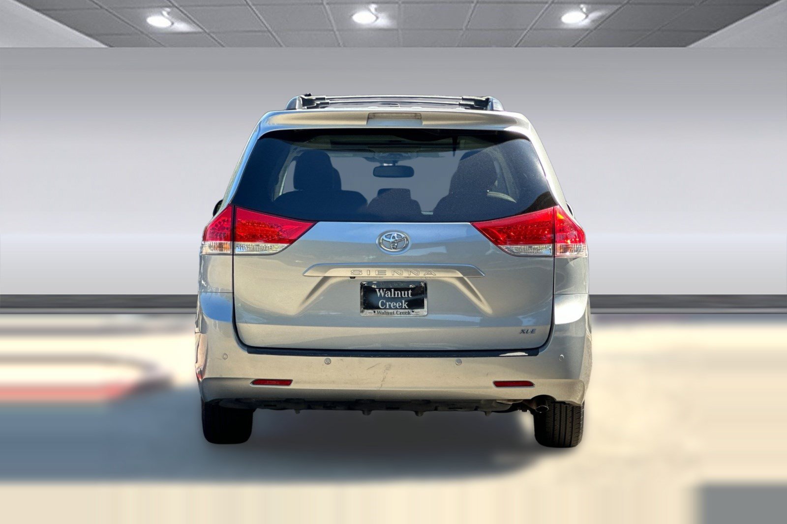 Used 2014 Toyota Sienna XLE FWD image 10