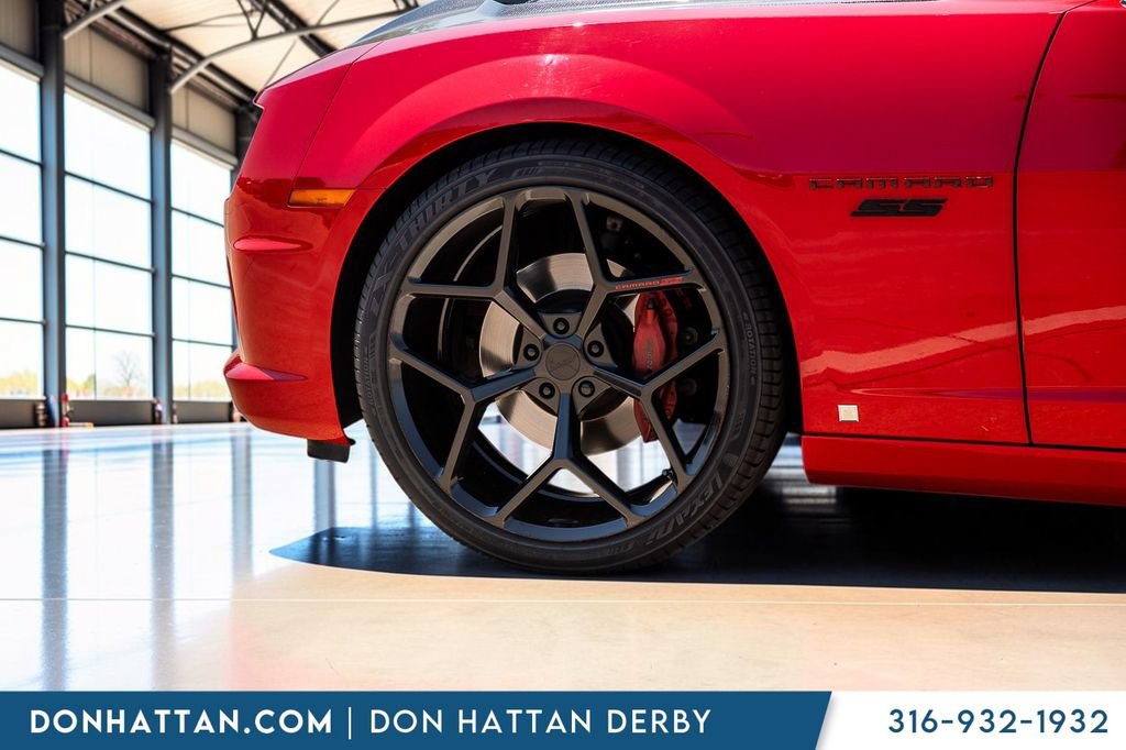 Used 2010 Chevrolet Camaro SS w/ White Stripe Package RWD image 31
