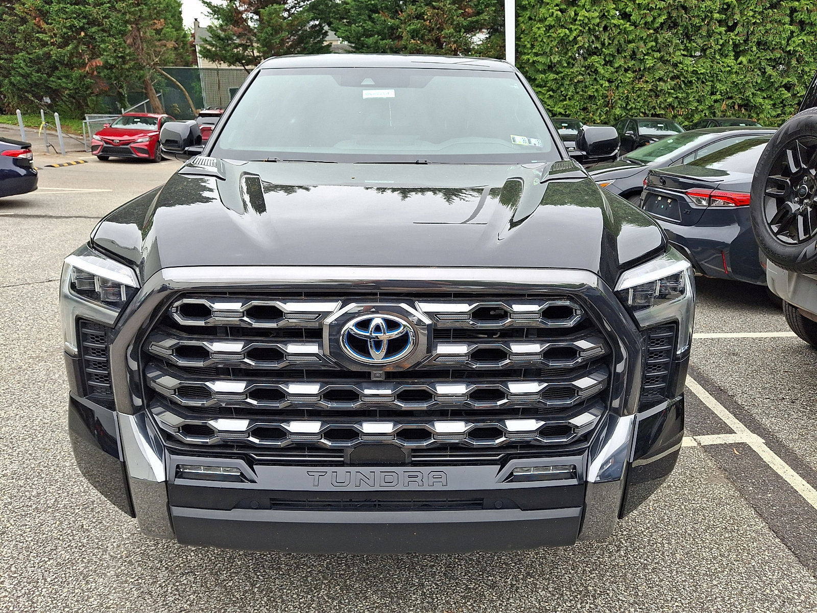 Used 2024 Toyota Tundra Platinum AWD/4WD image 2