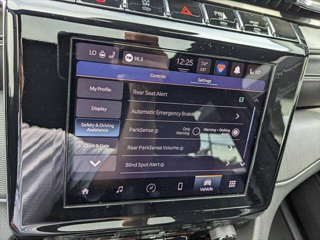 Used 2023 Jeep Grand Cherokee L Laredo AWD/4WD image 27