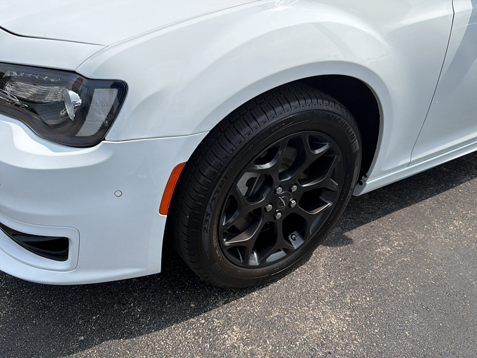 Used 2022 Chrysler 300 Touring L w/ Popular Equipment Group AWD/4WD image 4