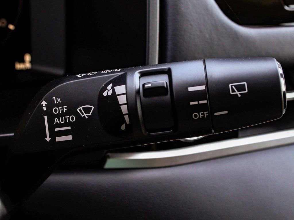 New 2025 Mitsubishi Outlander SE image 29