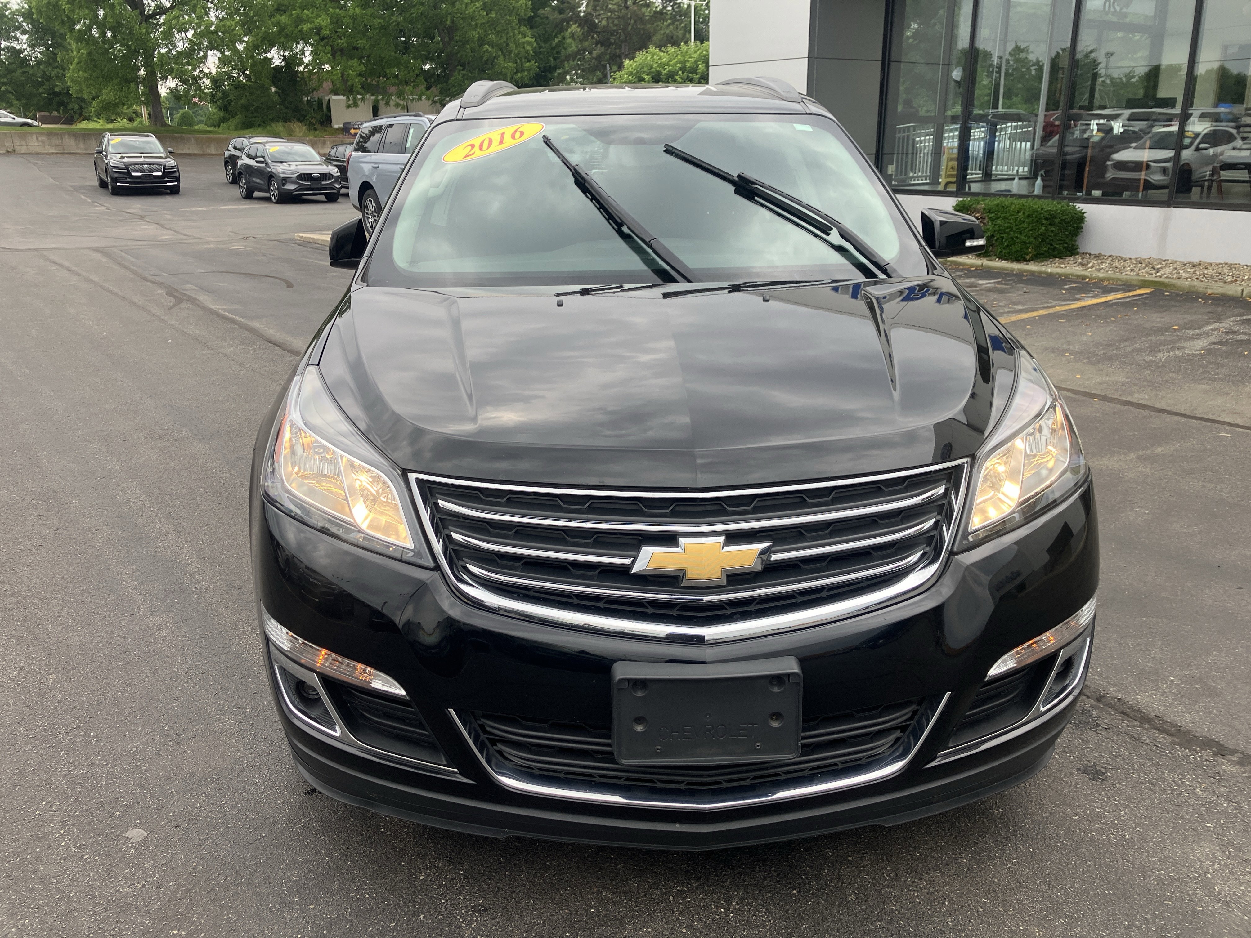 Used 2016 Chevrolet Traverse LT AWD/4WD image 2