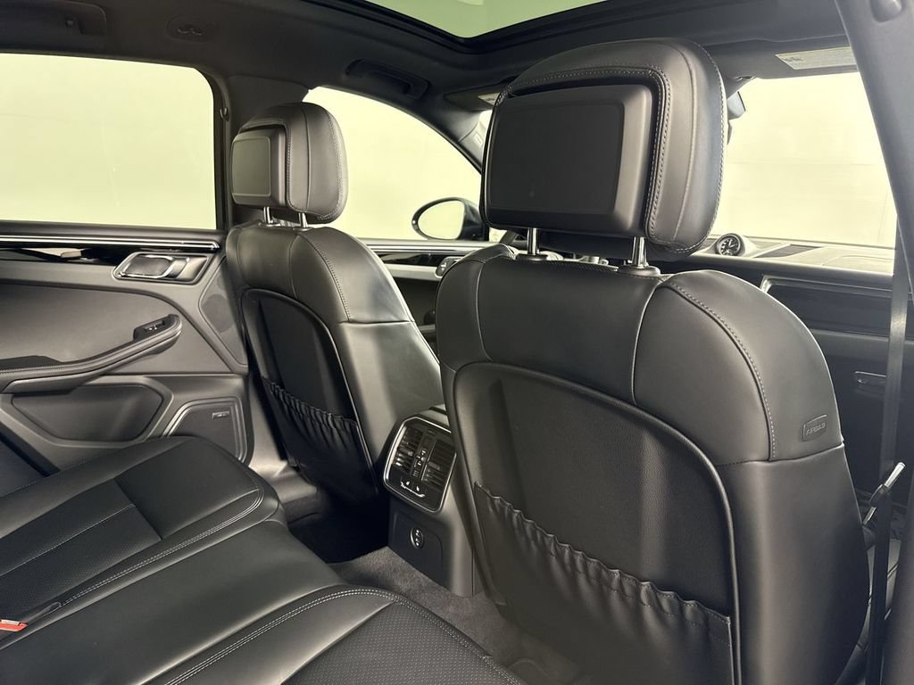 Certified 2025 Porsche Macan S AWD/4WD image 24