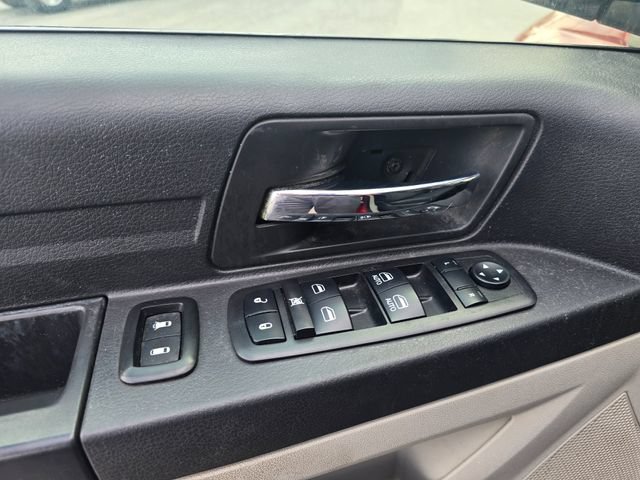 Used 2008 Dodge Grand Caravan SE FWD image 16