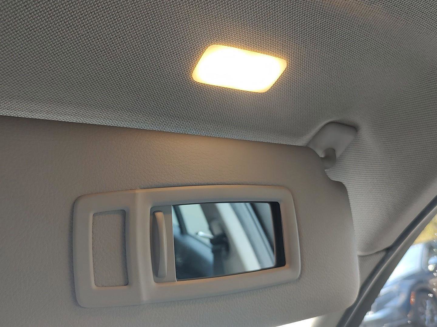 Used 2016 BMW 320i xDrive Sedan image 5