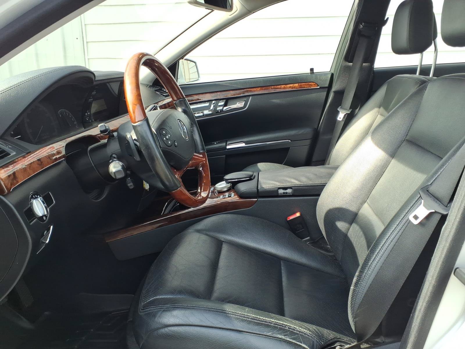 Used 2011 Mercedes-Benz S 550 4MATIC image 8