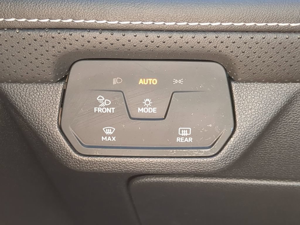 Certified 2025 Volkswagen Atlas SEL Premium R-Line AWD/4WD image 31