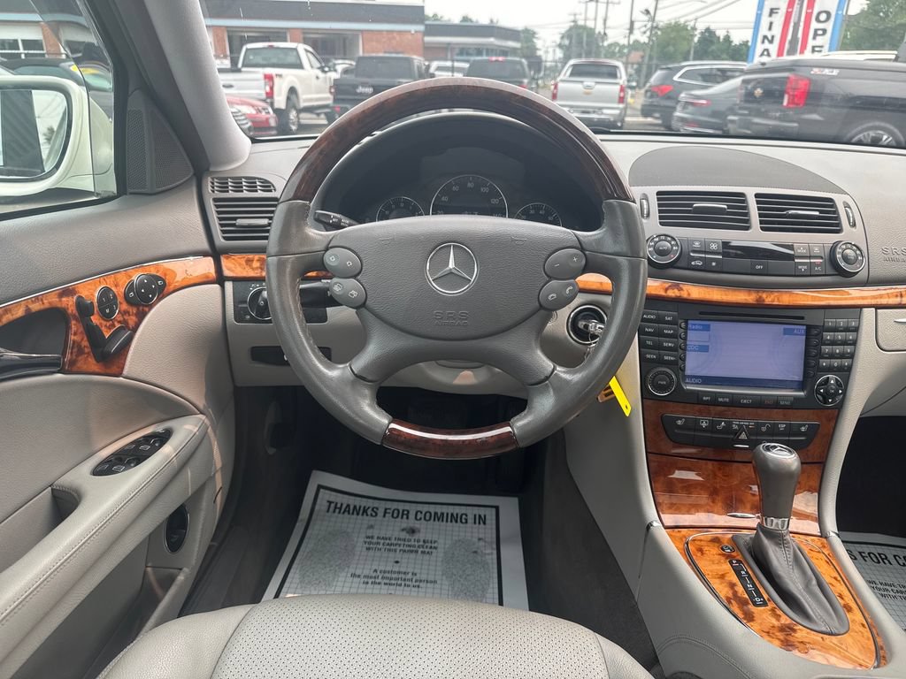 Used 2007 Mercedes-Benz E 350 4MATIC Sedan image 13
