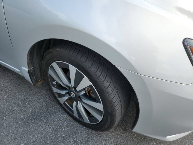 Used 2016 Nissan Sentra SL w/ Technology Package FWD image 6