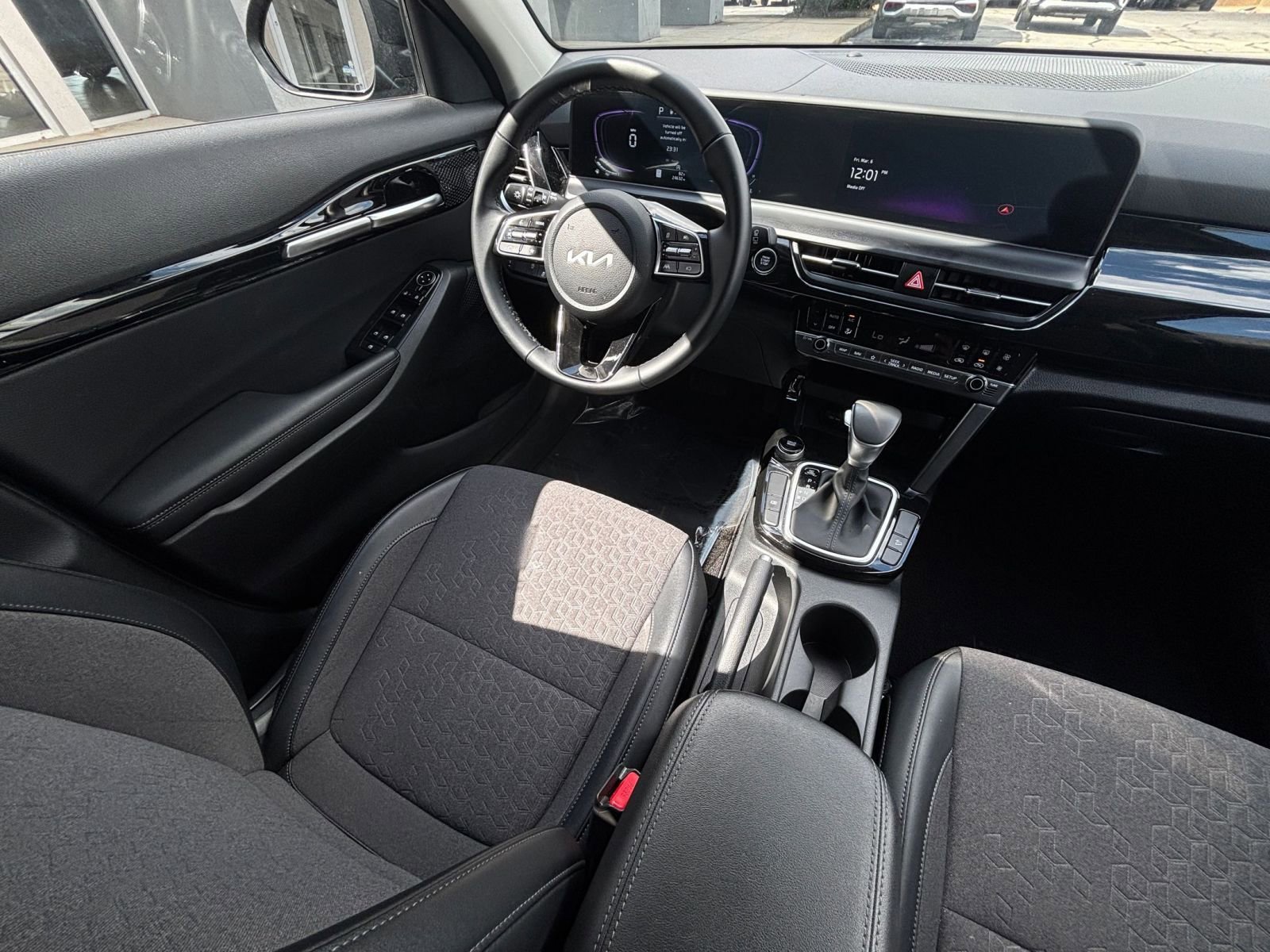 Used 2025 Kia Seltos S FWD image 37