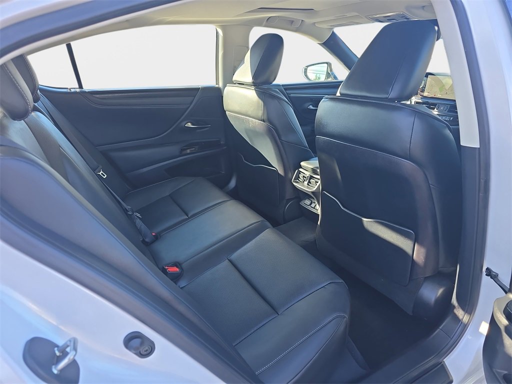 Used 2024 Lexus ES 250 w/ Premium Package image 11