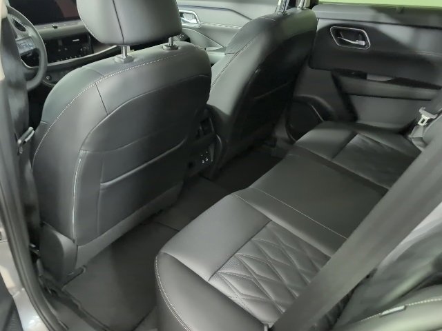 New 2026 Nissan Rogue Platinum image 10