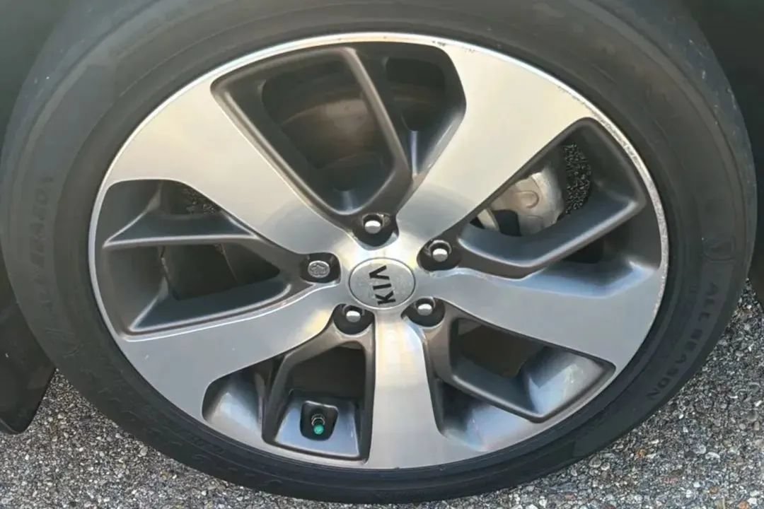 Used 2020 Kia Optima S FWD image 11