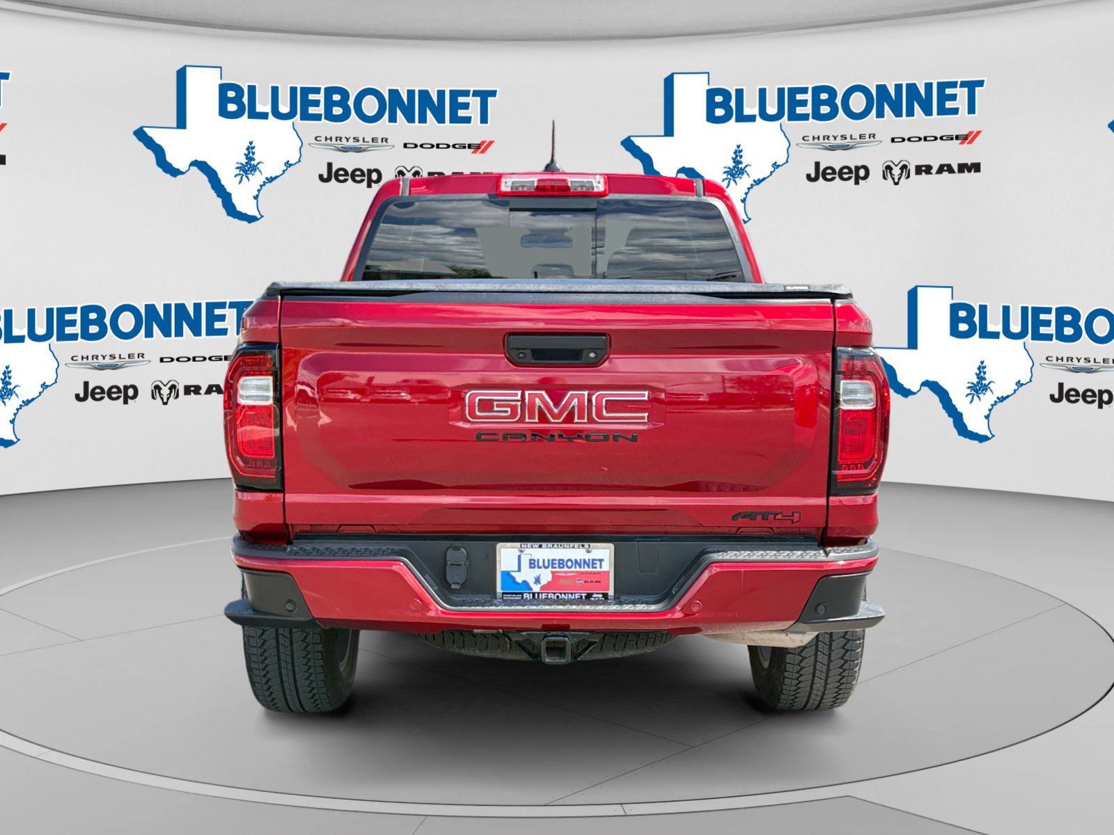 Used 2024 GMC Canyon AT4 w/ AT4 Premium Package AWD/4WD image 6