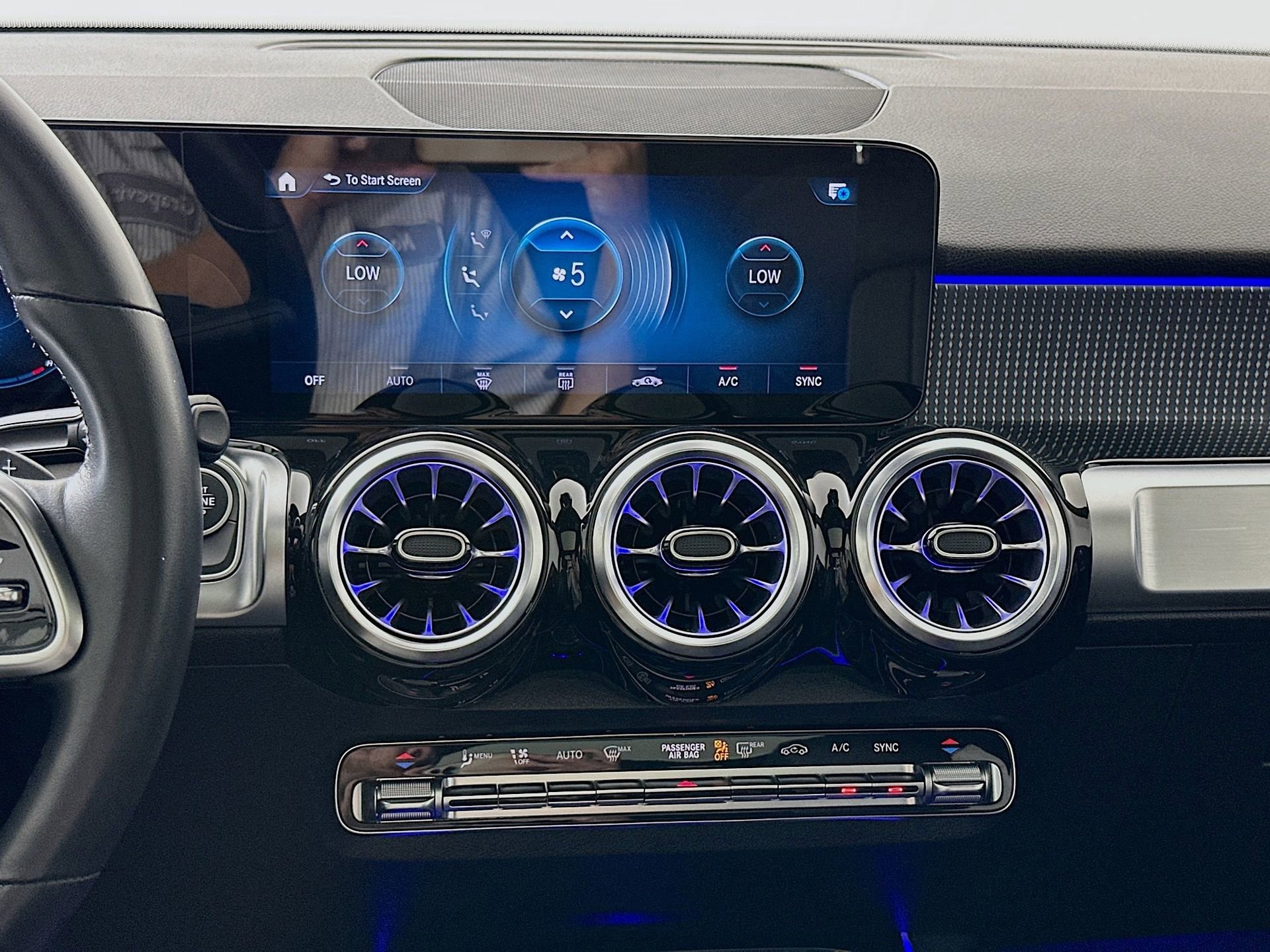 Used 2023 Mercedes-Benz GLB 250 image 17