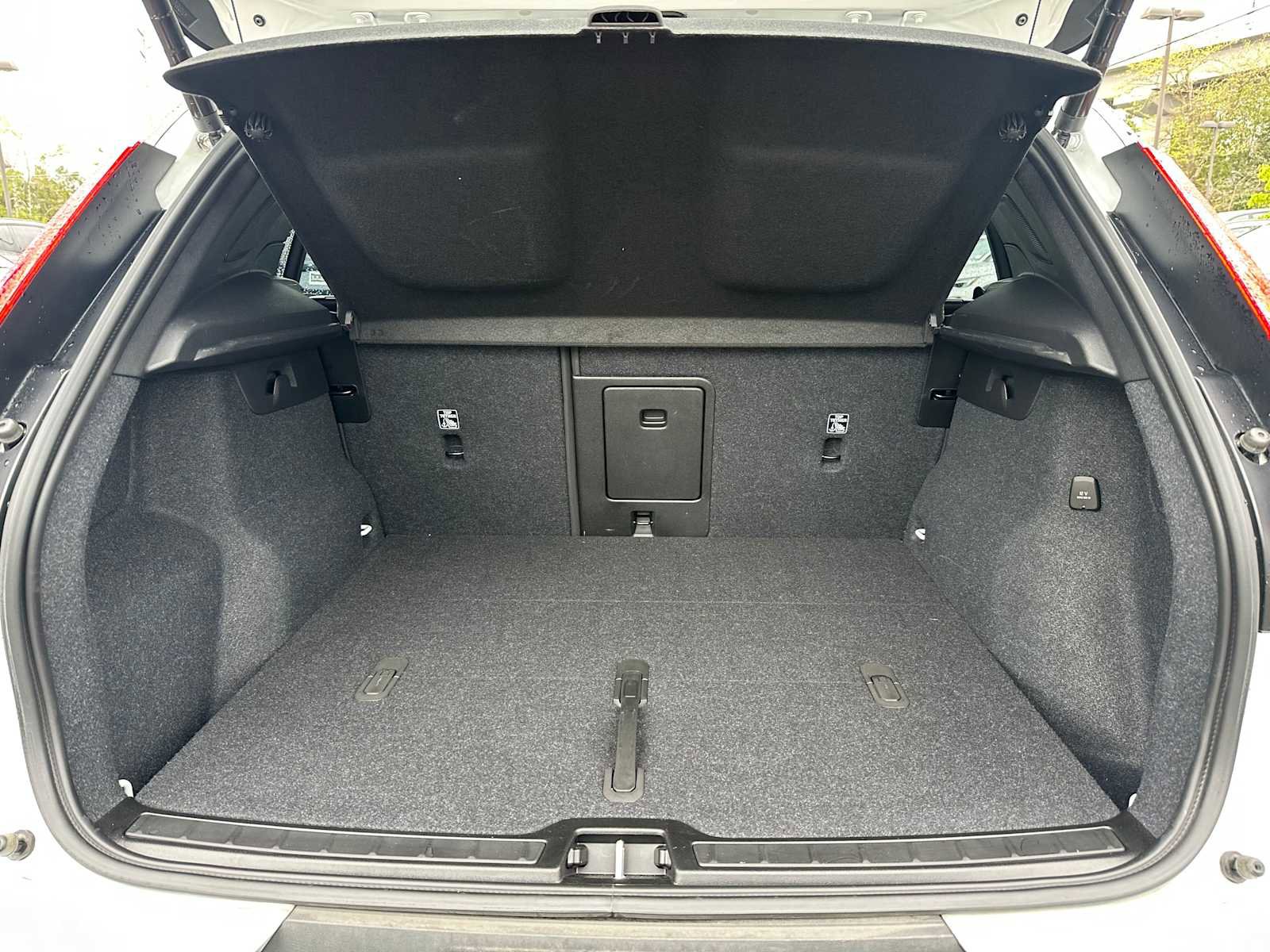 Certified 2023 Volvo XC40 Recharge Ultimate w/ Protection Package Premier AWD/4WD image 15