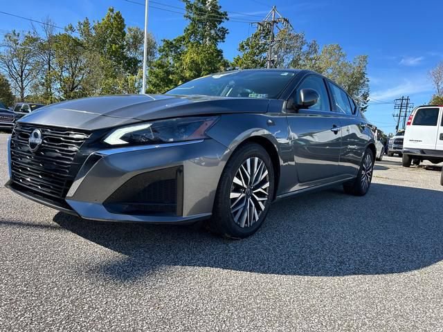 Used 2023 Nissan Altima 2.5 SV FWD image 7