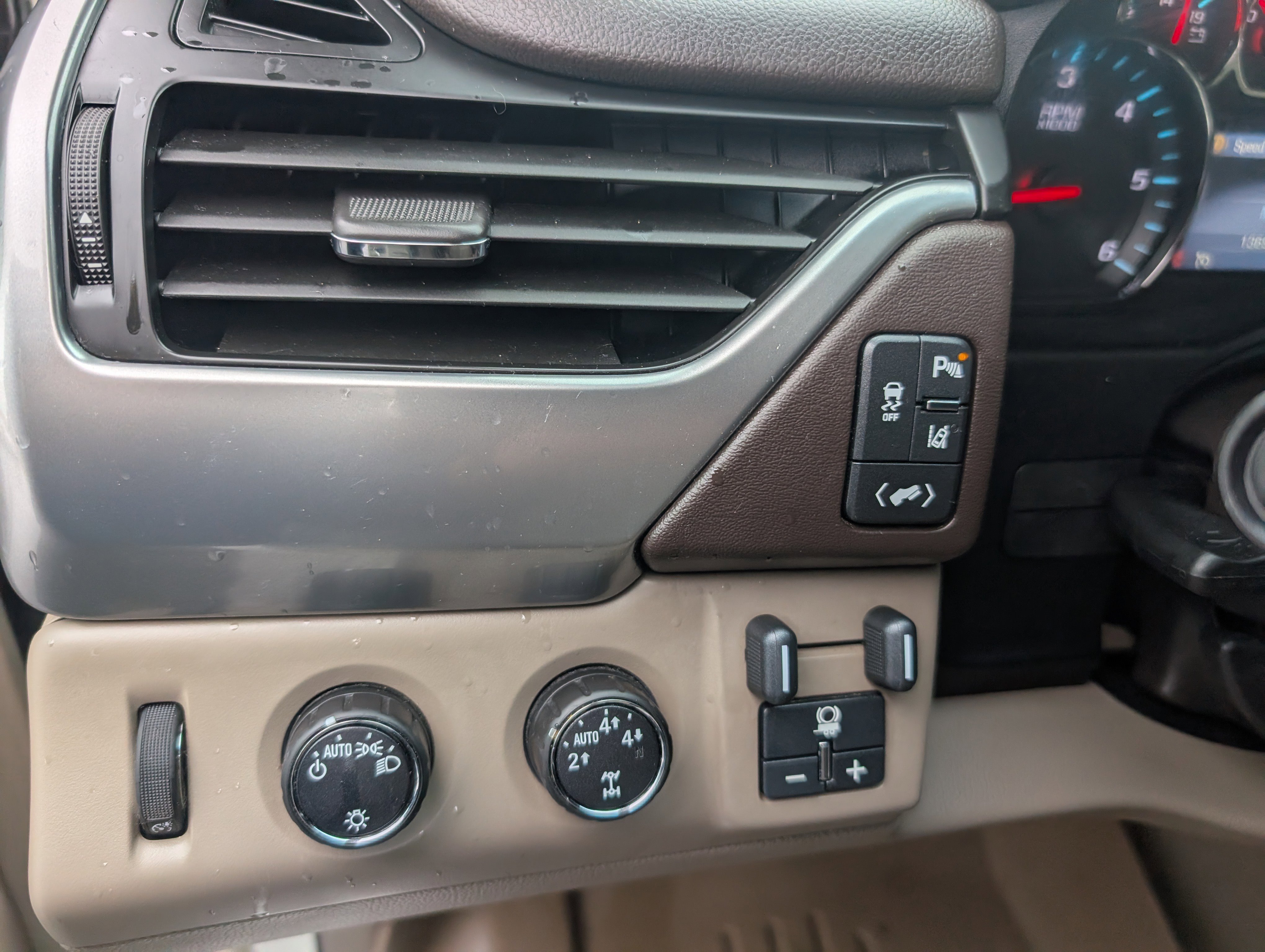 Used 2015 Chevrolet Suburban LT w/ Max Trailering Package AWD/4WD image 15