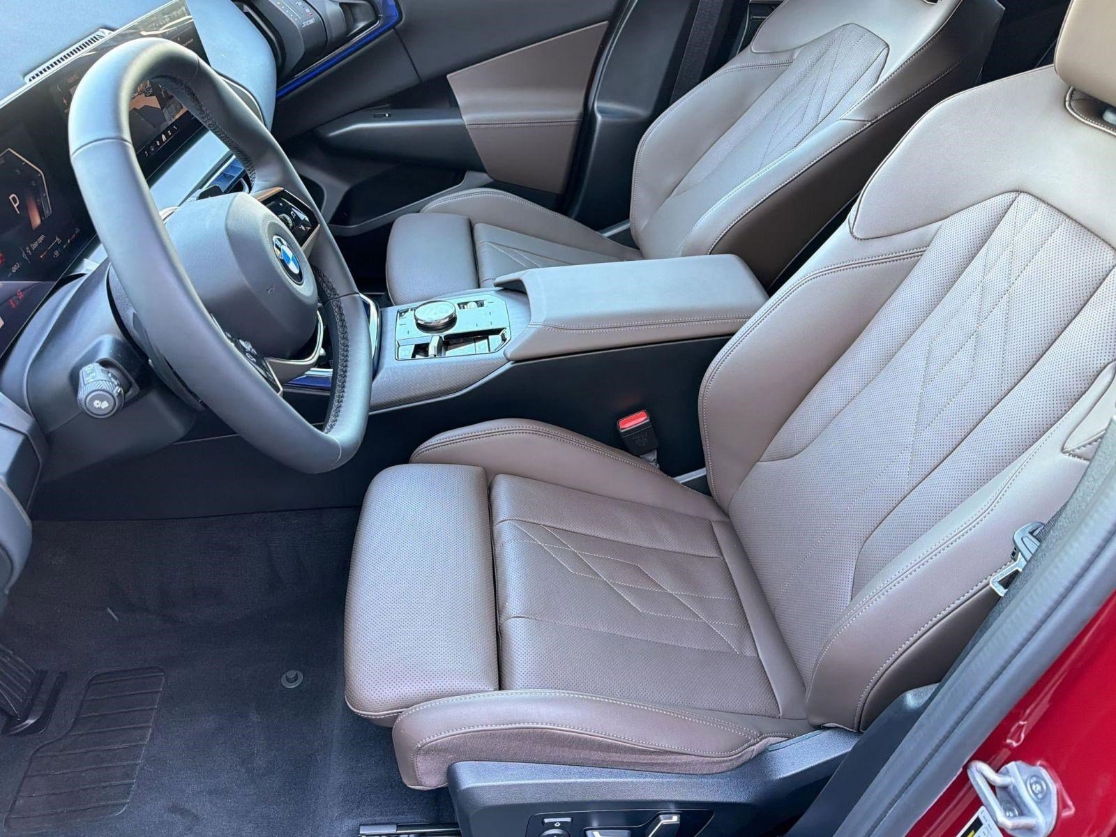 Used 2025 BMW X3 xDrive30i w/ Premium Package AWD/4WD image 5