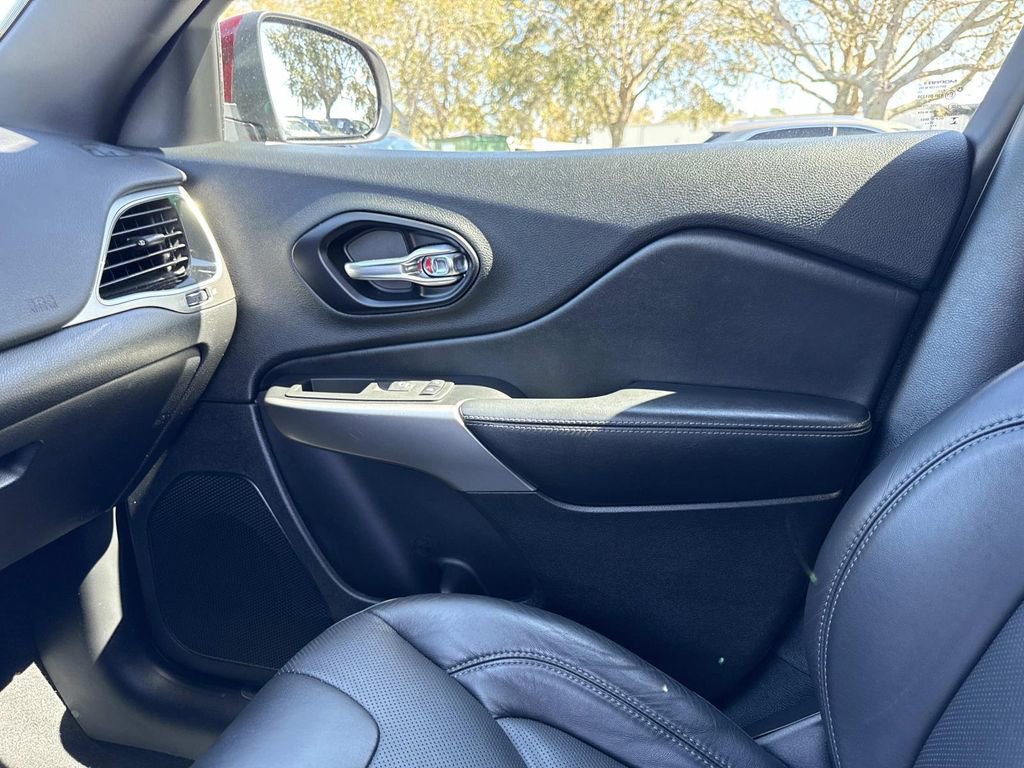 Used 2021 Jeep Cherokee High Altitude image 22