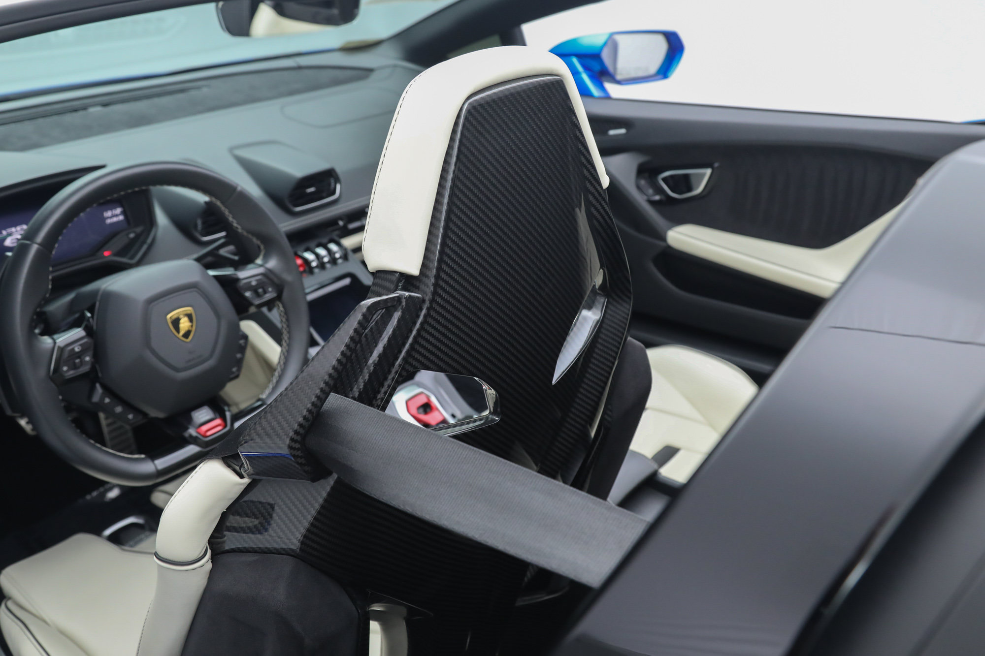 Used 2021 Lamborghini Huracan EVO RWD image 30