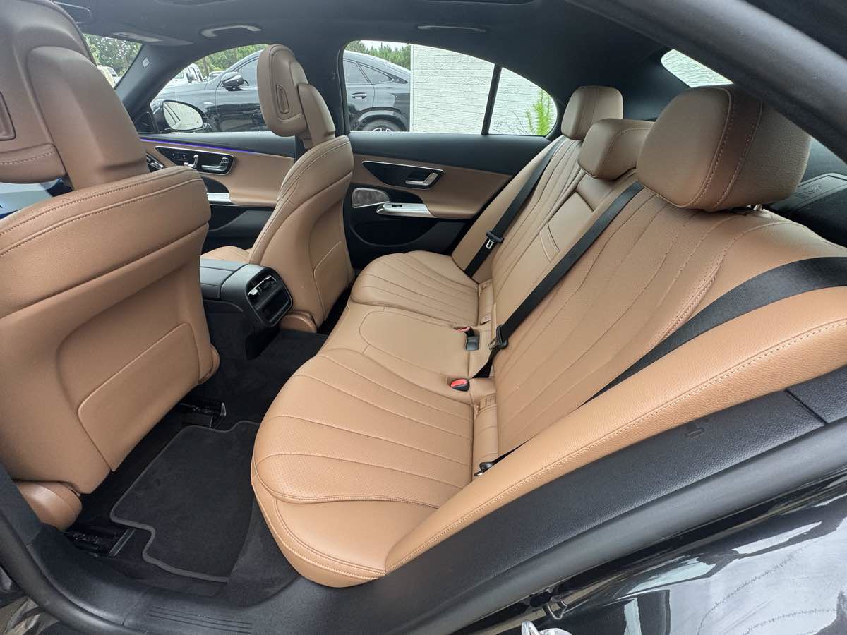 Used 2025 Mercedes-Benz E 350 Sedan w/ Multicontour Seating Package image 8