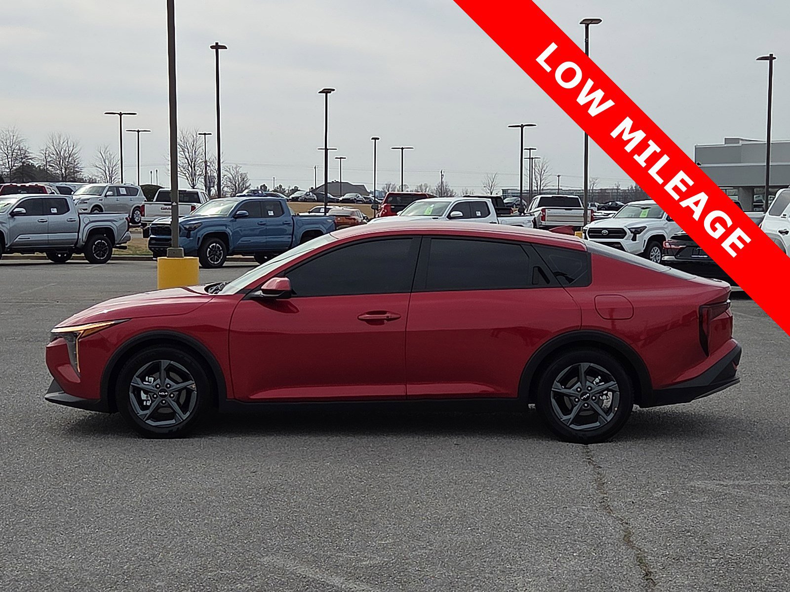 Used 2025 Kia K4 LXS image 3