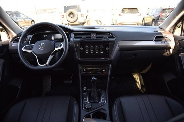 Certified 2022 Volkswagen Tiguan SE image 7