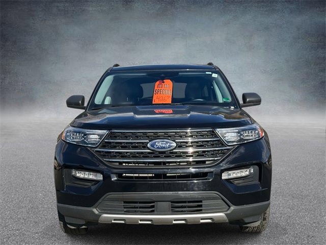 Used 2023 Ford Explorer XLT w/ Equipment Group 202A image 6
