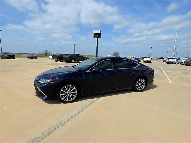 Used 2021 Lexus ES 350 w/ Premium Package image 2