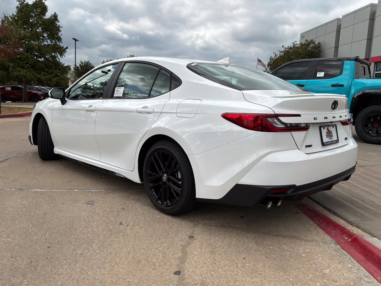 New 2026 Toyota Camry SE w/ Convenience Package FWD image 7