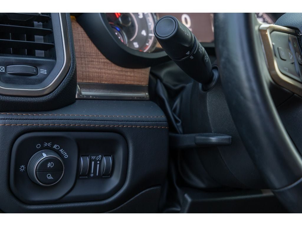 Used 2022 RAM 1500 Limited w/ Cold Weather Group AWD/4WD image 21