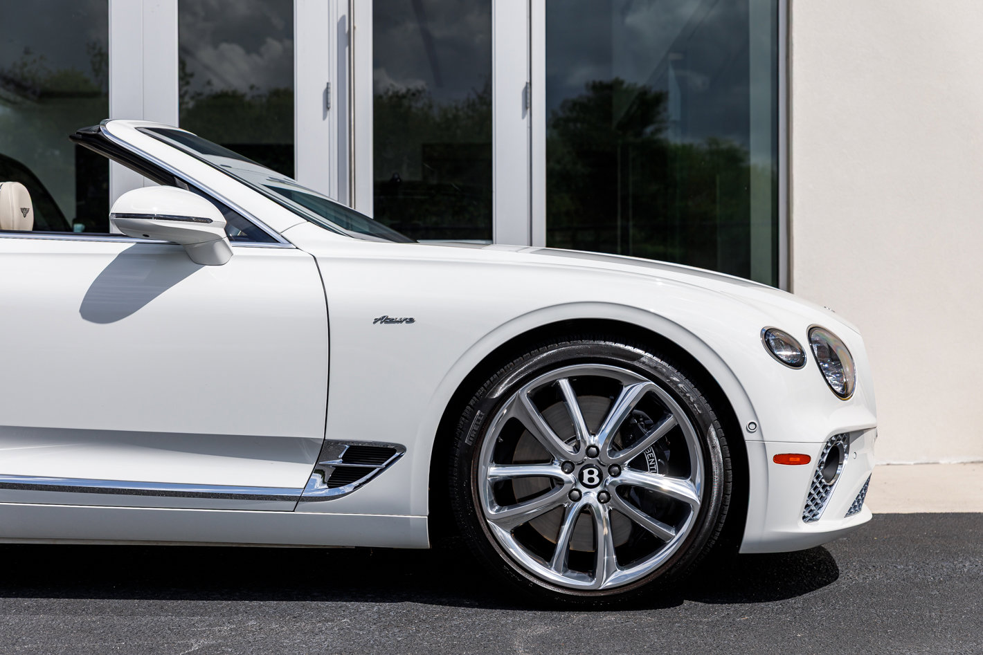 Used 2023 Bentley Continental GT Azure image 23