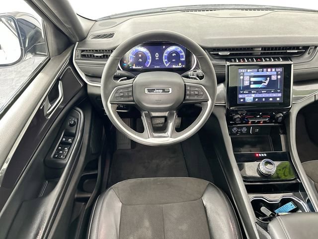 Used 2023 Jeep Grand Cherokee L Laredo image 11