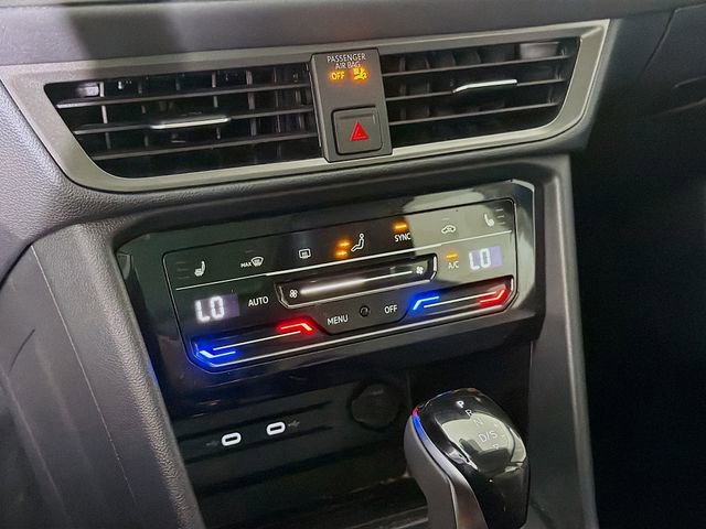 New 2025 Volkswagen Taos SE image 17