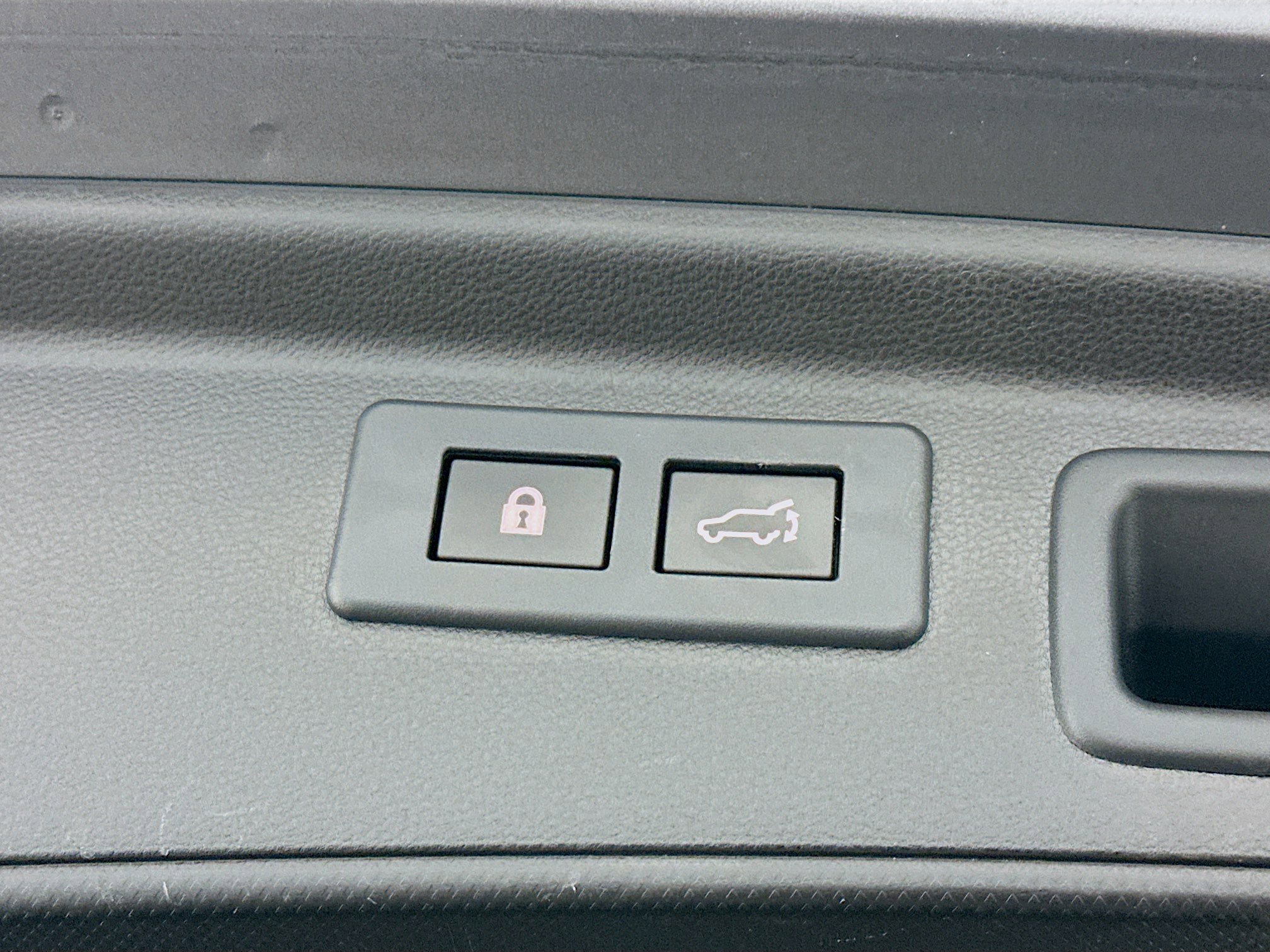 Used 2020 Subaru Forester Limited image 32