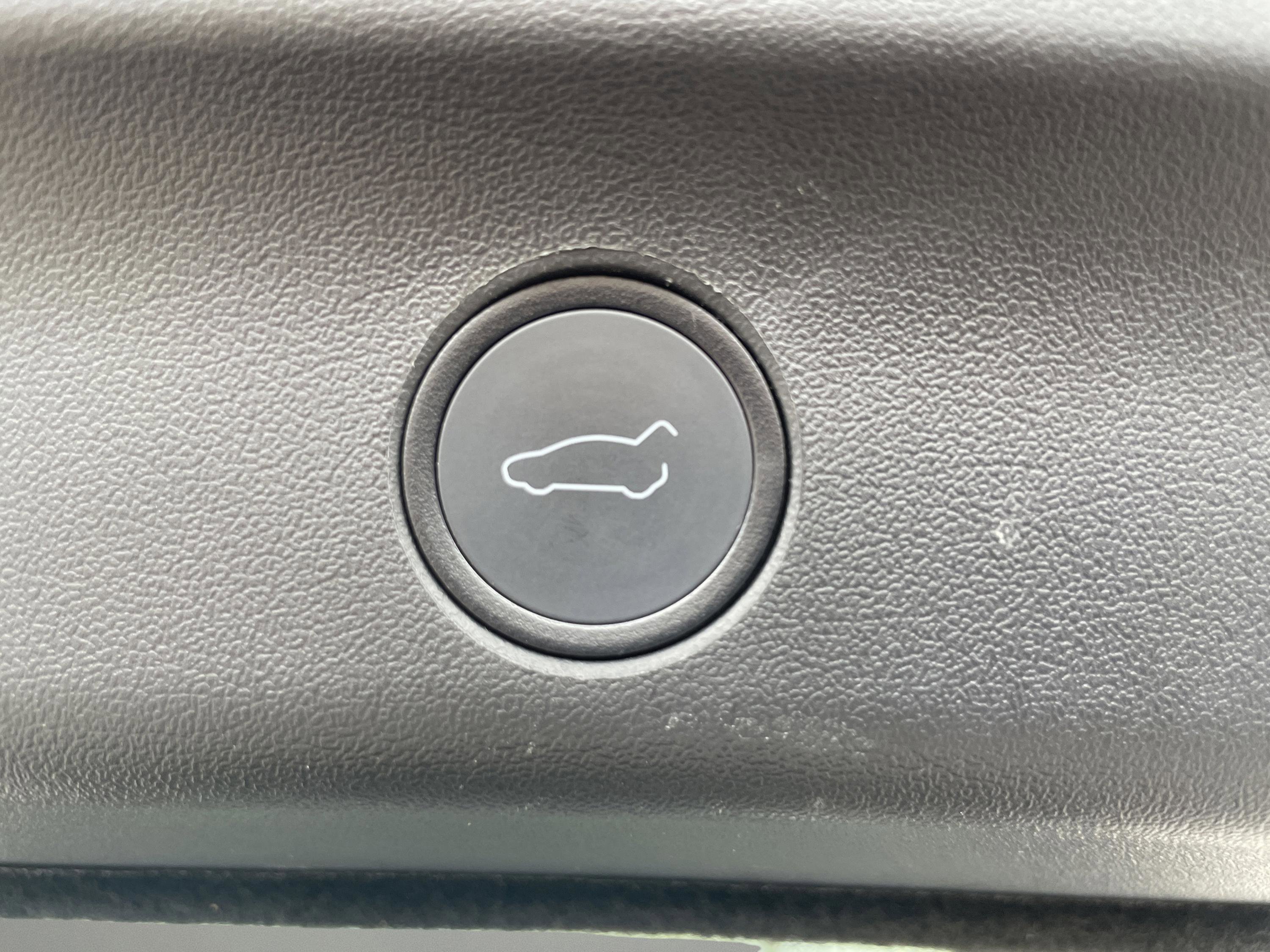 Used 2020 Tesla Model Y Performance image 29