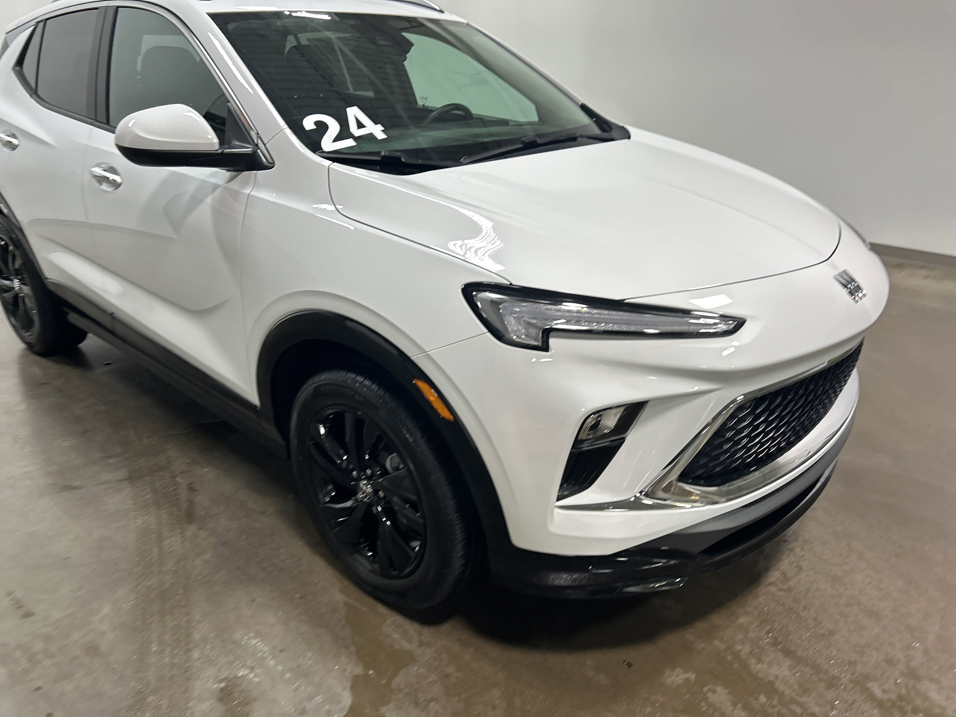 Used 2024 Buick Encore GX Sport Touring image 32